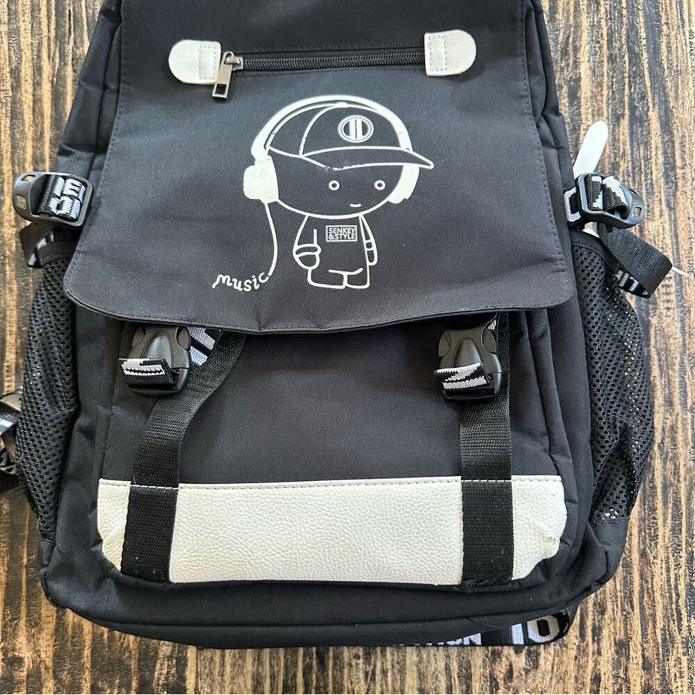 Black Backpack with reflective anime Graphic - Picture 4 of 11